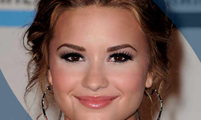 Demi-Lovato makeup blunder